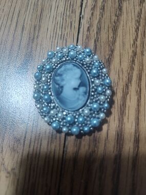 Blue Cameo Pearl Cluster Brooch